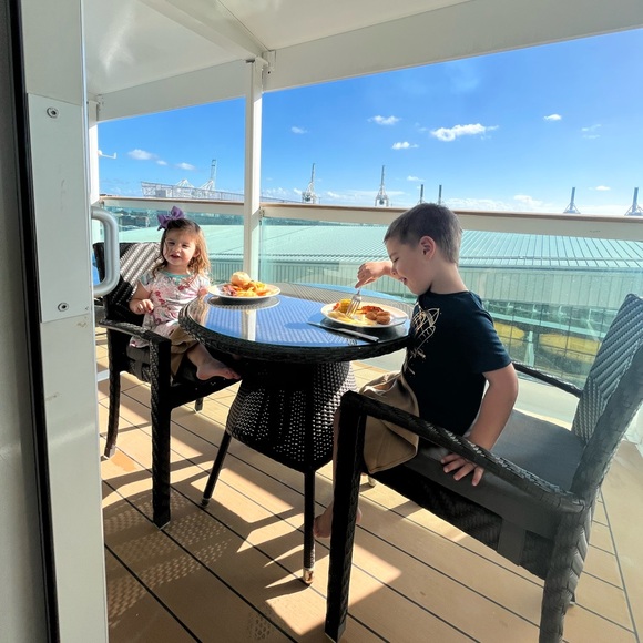 Meet your Posher, Ashley - Picture 6 of 16